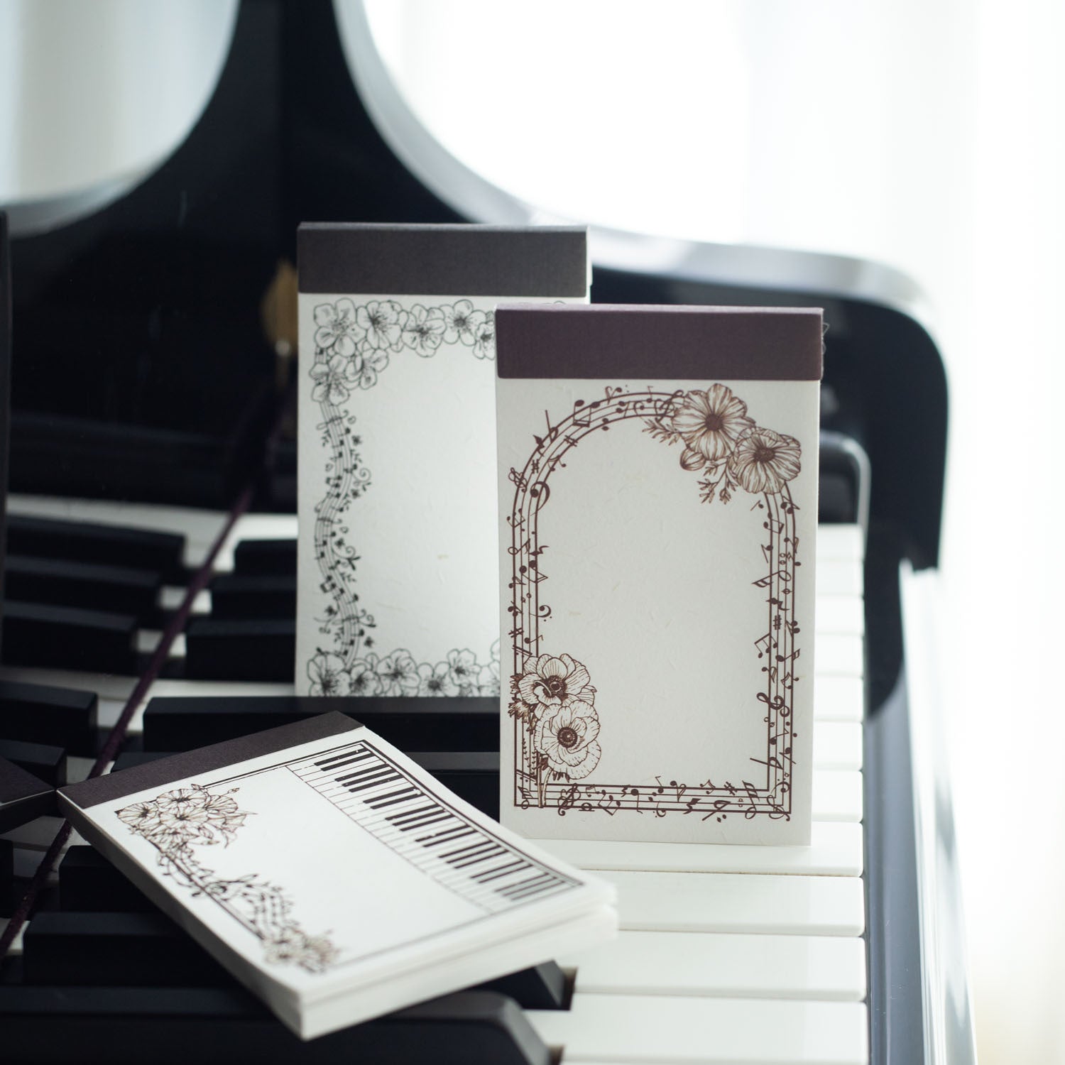 ART EMBOSS Garden Symphony Notepad Set – Floral Memo Paper (30 Pieces)